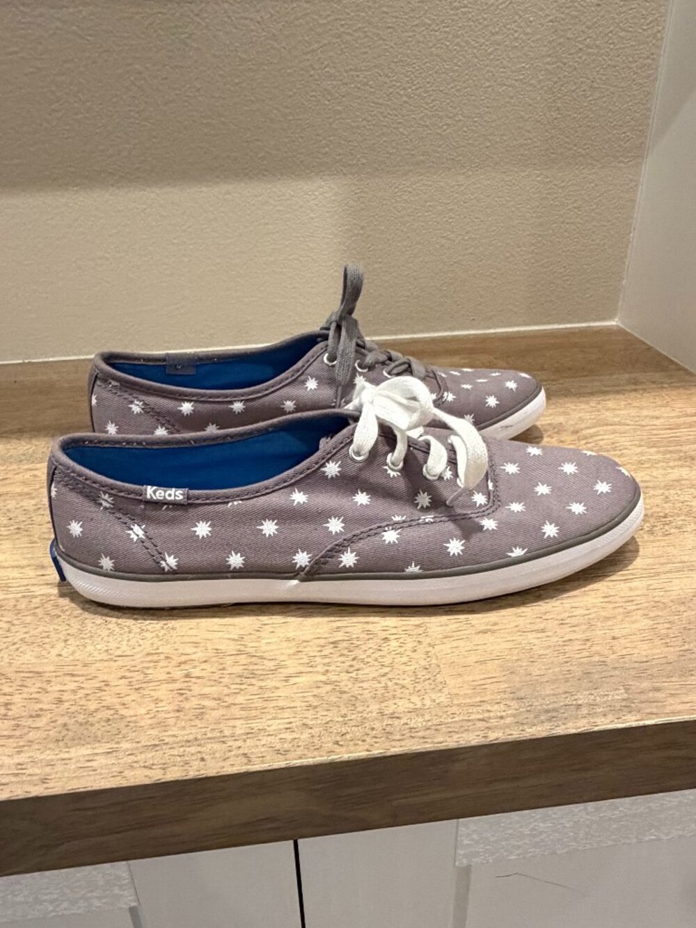 Keds Champion Gray & White Starburst Sneakers | Size 7 | Like New